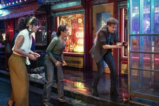 V.l.n.r.: Brianna (INDYA MOORE), Zoey Davis (TAYLOR RUSSELL) und Rachel (HOLLAND RODEN) in Sony Pictures’ ESCAPE ROOM 2: NO WAY OUT