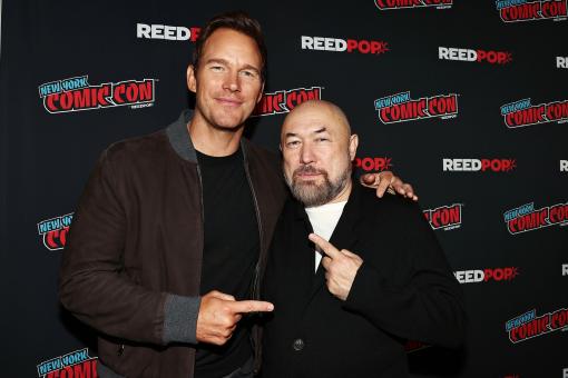 New York, New York – 9.10.25 Offizielles Panel auf der New York Comic-Con für Amazon MGM Studios „Mercy“ mit Chris Pratt und Kali Reis unter der Regie von Timur Bekmambetov. – ABGEBILDET: Chris Pratt und Timur Bekmambetov – FOTO von: Dave Allocca / Starpix – Ort: Javitz Center