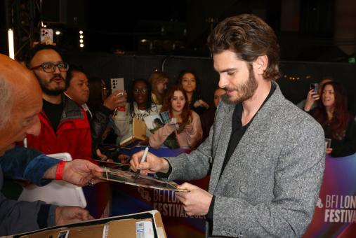 LONDON, ENGLAND – 11. OKTOBER: Andrew Garfield besucht die Premiere von „After The Hunt“ während des BFI London Film Festival in der Royal Festival Hall am 11. Oktober 2025 in London, England. (Foto von Jeff Spicer/Getty Images für Sony)