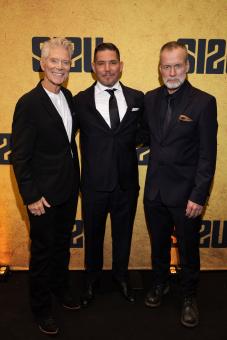 Stephen Lang, Regisseur Jalmari Helander und Jorma Tommila (v.l.n.r.) auf der Premiere zu SISU: ROAD TO REVENGE am 21. Oktober 2025 in Helsinki, Finnland. (c) Jan Lönnberg für Sony Pictures