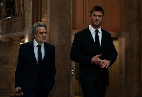 Davis (Chris Hemsworth, rechts) und Lou (Mark Ruffalo, links) in CRIME 101 von Amazon MGM Studios. © 2026 Amazon MGM Studios Content Services LLC